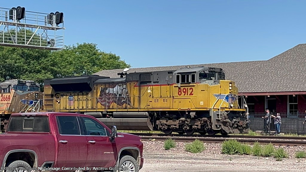 UP 8912
